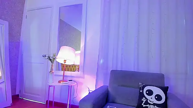 AnniieCooper online show from 11/19/25, 01:44