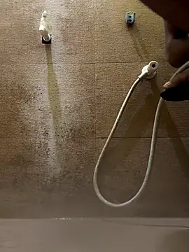 Snapshot of ApexO45 chatting on 11/23/25, 11:48 ApexO45 online show from 11/23/25, 11:48