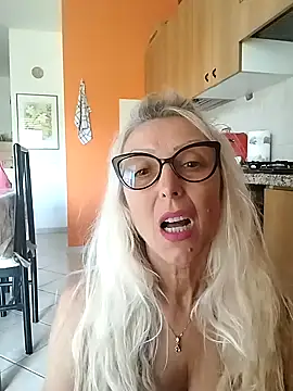 Snapshot of _sexyBLONDE46_ chatting on 05/25/26, 01:17 sexyBLONDE46 online show from 05/25/26, 01:17