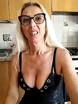 Snapshot of _sexyBLONDE46_ chatting on 05/28/26, 03:09 sexyBLONDE46 online show from 05/28/26, 03:09