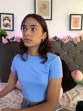 Im Lyan online show from 11/18/25, 02:43