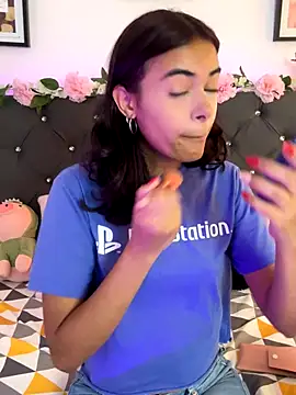 Im Lyan online show from 11/26/25, 03:24