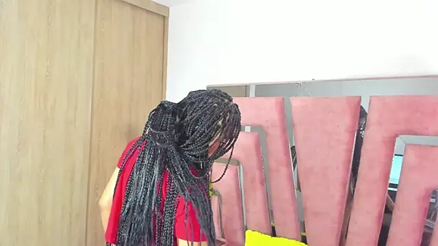 Snapshot of MaraKarly chatting on 11/04/25, 06:40 MaraKarly online show from 11/04/25, 06:40