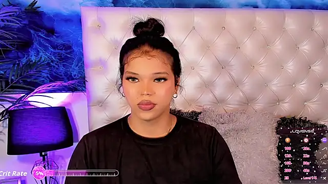 Valeria Swett  online show from 04/13/26, 08:14