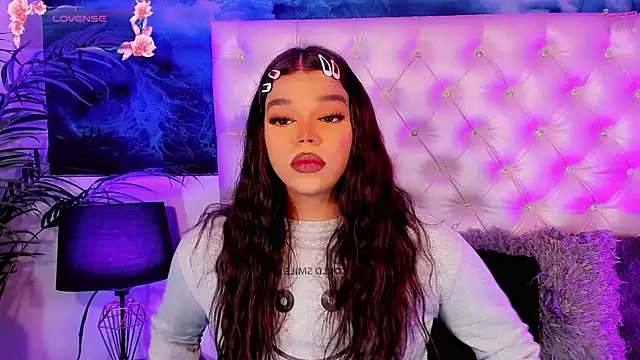 Snapshot of Valeria_Swett_ chatting on 07/12/26, 08:11 Valeria Swett online show from 07/12/26, 08:11