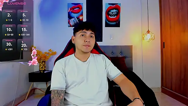 Snapshot of Nicolas_James_Sc chatting on 11/15/25, 12:45 Nicolas James Sc online show from 11/15/25, 12:45