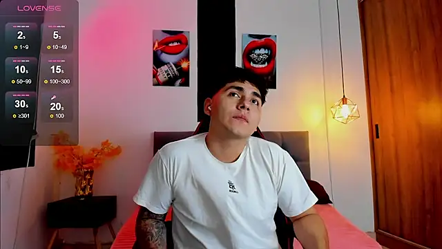 Snapshot of Nicolas_James_Sc chatting on 12/05/25, 01:42 Nicolas James Sc online show from 12/05/25, 01:42