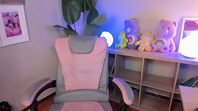 Mystic blue online show from 03/25/26, 12:44