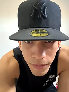 Snapshot of Andres-Andrea1922 chatting on 09/13/25, 09:58 Andres-Andrea1922 online show from 09/13/25, 09:58