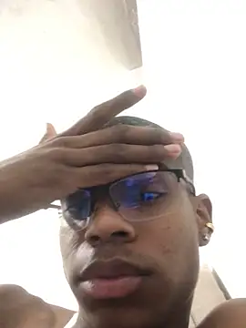 criss zuri online show from 11/28/25, 02:53