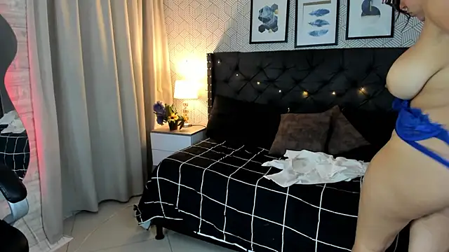 sophie  blare online show from 02/13/26, 07:10