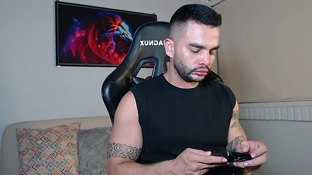 Snapshot of Bruno_De_Lucaa_ chatting on 09/14/25, 02:22 Bruno De Lucaa online show from 09/14/25, 02:22