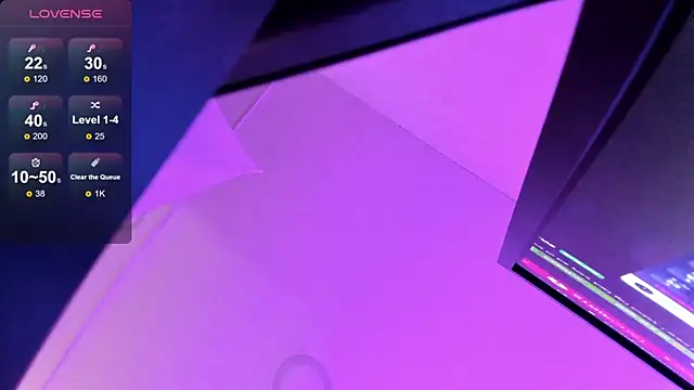 zoerouse  online show from 12/04/25, 08:28