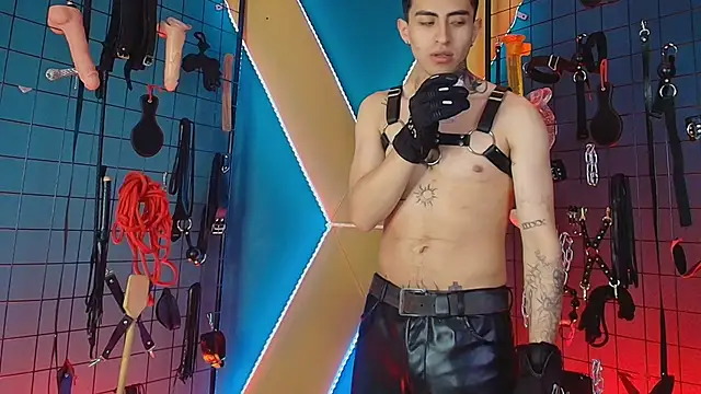 masterr bdsm   online show from 10/15/25, 12:38