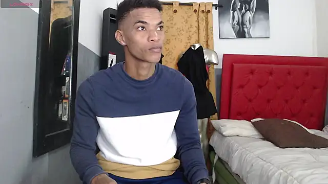 Snapshot of David_s3xy chatting on 09/25/25, 06:11 David s3xy online show from 09/25/25, 06:11