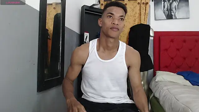 Snapshot of David_s3xy chatting on 09/26/25, 06:56 David s3xy online show from 09/26/25, 06:56