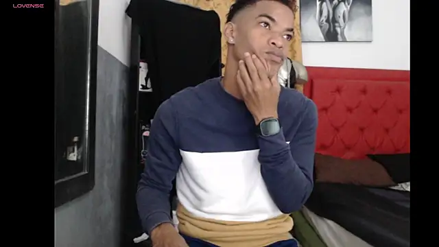 Snapshot of David_s3xy chatting on 10/04/25, 02:15 David s3xy online show from 10/04/25, 02:15