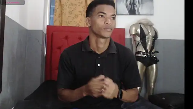 Snapshot of David_s3xy chatting on 10/22/25, 01:55 David s3xy online show from 10/22/25, 01:55