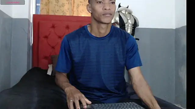 Snapshot of David_s3xy chatting on 10/28/25, 03:14 David s3xy online show from 10/28/25, 03:14