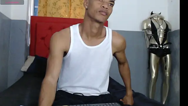 Snapshot of David_s3xy chatting on 10/29/25, 02:52 David s3xy online show from 10/29/25, 02:52