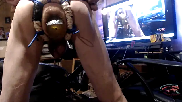 Snapshot of BiglovelyXXL chatting on 11/10/25, 05:17 BiglovelyXXL online show from 11/10/25, 05:17