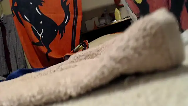 Snapshot of BiglovelyXXL chatting on 12/01/25, 04:50 BiglovelyXXL online show from 12/01/25, 04:50