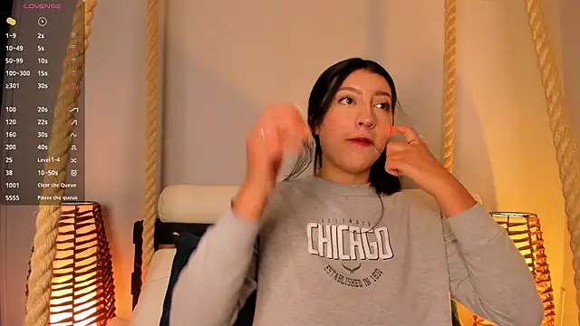 Snapshot of kaylii_purple chatting on 12/15/25, 01:59 kaylii purple online show from 12/15/25, 01:59