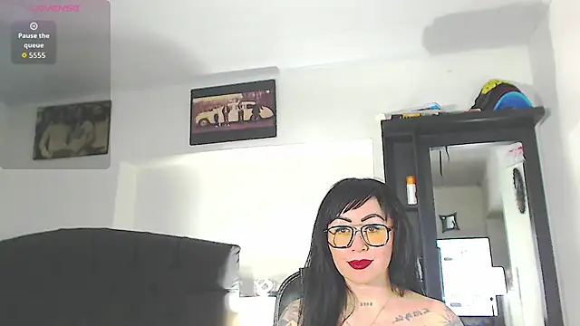 Vicky hotmilf online show from 11/24/25, 03:01