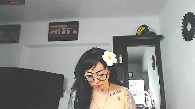 Vicky hotmilf online show from 03/26/26, 11:16