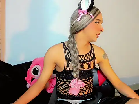 MIA HOT23CM S7S online show from 10/10/25, 01:54