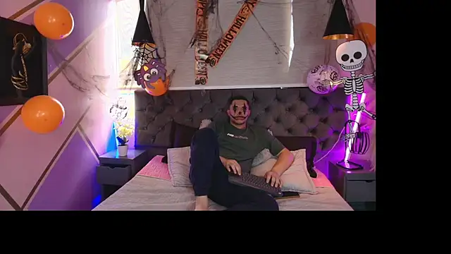 Annie Lii online show from 10/20/25, 03:12