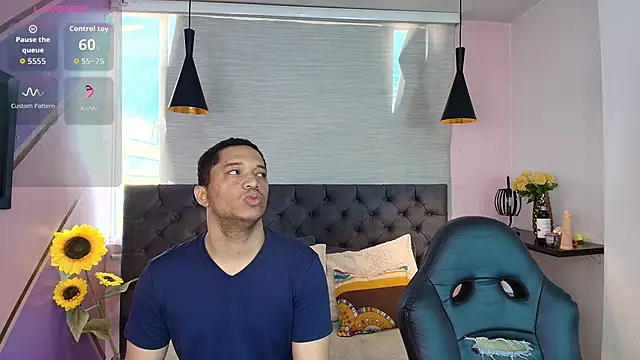 Snapshot of Annie_Lii chatting on 11/13/25, 12:48 Annie Lii online show from 11/13/25, 12:48