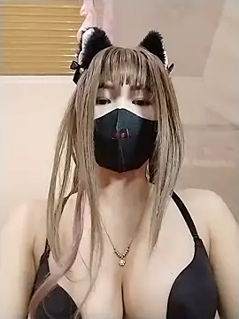 Snapshot of Helen69x chatting on 01/16/26, 04:11 Helen69x online show from 01/16/26, 04:11