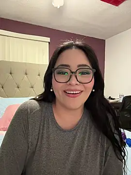 Snapshot of MyHoneyFrida chatting on 11/28/25, 04:59 MyHoneyFrida online show from 11/28/25, 04:59