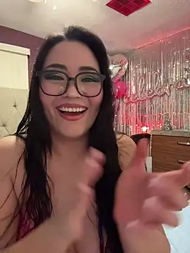 Snapshot of MyHoneyFrida chatting on 12/02/25, 05:57 MyHoneyFrida online show from 12/02/25, 05:57