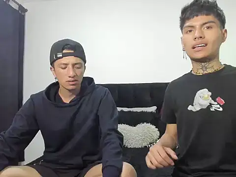 Snapshot of mhatias_ chatting on 09/16/25, 02:01 mhatias online show from 09/16/25, 02:01