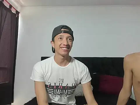 Snapshot of mhatias_ chatting on 09/20/25, 04:19 mhatias online show from 09/20/25, 04:19