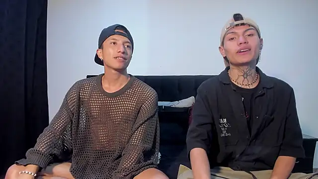 Snapshot of mhatias_ chatting on 10/30/25, 07:43 mhatias online show from 10/30/25, 07:43