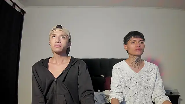 Snapshot of mhatias_ chatting on 11/16/25, 03:34 mhatias online show from 11/16/25, 03:34