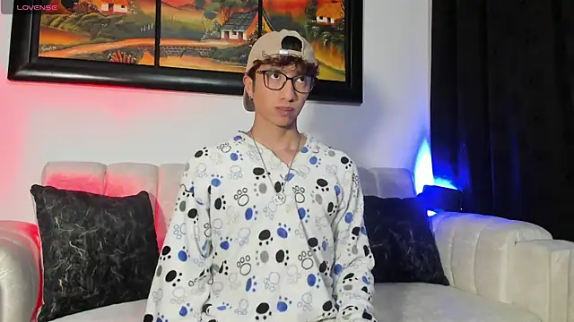 Snapshot of mhatias_ chatting on 04/18/26, 05:22 mhatias online show from 04/18/26, 05:22