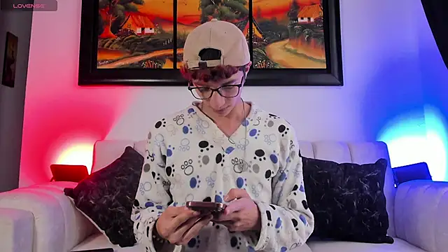 Snapshot of mhatias_ chatting on 04/18/26, 07:29 mhatias online show from 04/18/26, 07:29