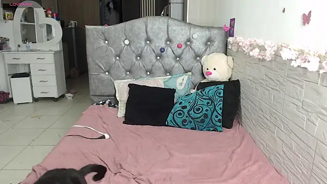 EmilyCoy  online show from 07/09/26, 07:07