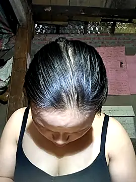 Snapshot of KumChyn chatting on 09/15/25, 12:54 KumChyn online show from 09/15/25, 12:54