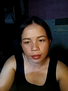 Snapshot of KumChyn chatting on 09/20/25, 02:29 KumChyn online show from 09/20/25, 02:29