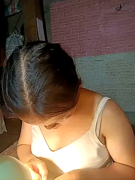 Snapshot of KumChyn chatting on 10/03/25, 02:03 KumChyn online show from 10/03/25, 02:03