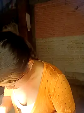 Snapshot of KumChyn chatting on 10/07/25, 07:05 KumChyn online show from 10/07/25, 07:05