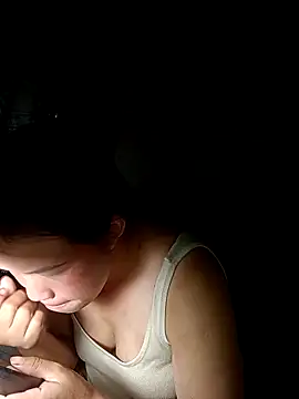 Snapshot of KumChyn chatting on 10/11/25, 01:20 KumChyn online show from 10/11/25, 01:20