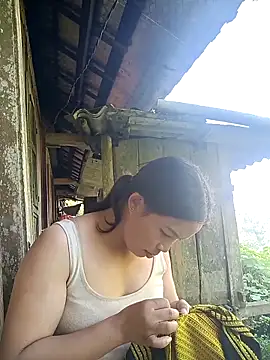 Snapshot of KumChyn chatting on 10/17/25, 07:55 KumChyn online show from 10/17/25, 07:55