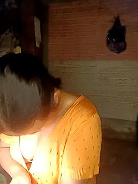 Snapshot of KumChyn chatting on 11/07/25, 12:16 KumChyn online show from 11/07/25, 12:16