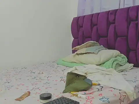 Snapshot of berenicelV chatting on 11/26/25, 03:57 berenicelV online show from 11/26/25, 03:57